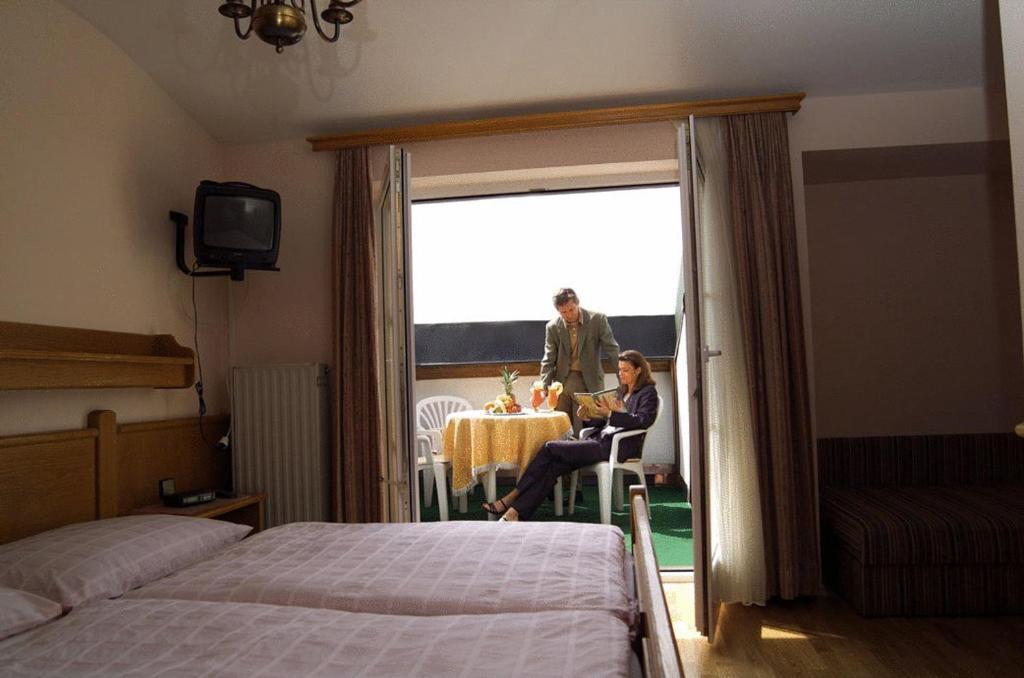 Hotel Gasthof Brueggler Радштадт Номер фото
